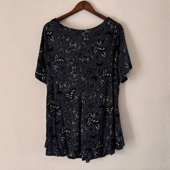 Lane Bryant Plus Size Floral Sweetheart Neck Tunic Tee 22/24 Casual Chic - Picture 9 of 11